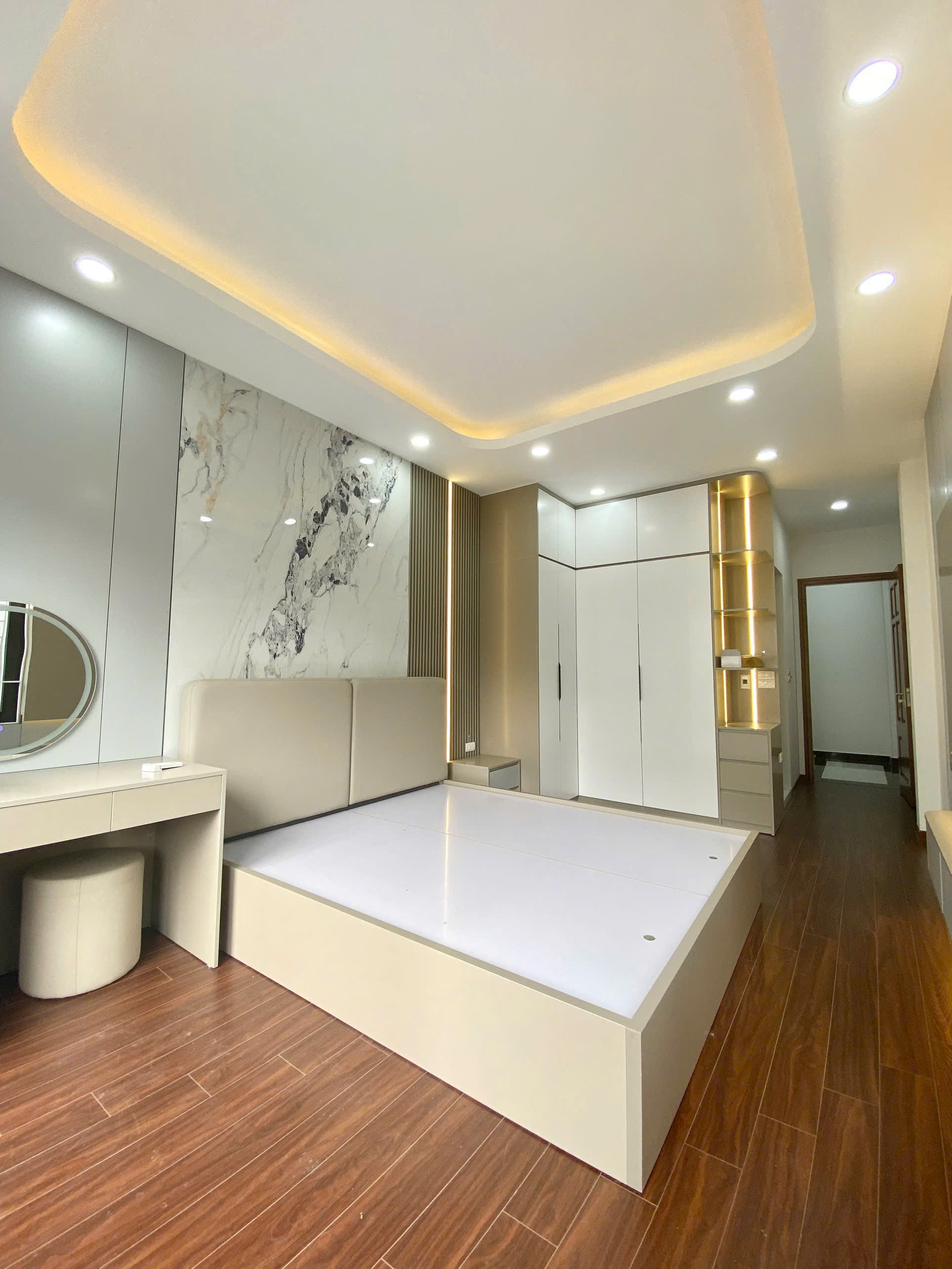 Cho thuê nhà Lô góc + mới ngõ 143 Nguyễn Chính 5 tầng x 33m2, 4 ngủ, 15 Triệu (có thương lượng) - Ảnh 2